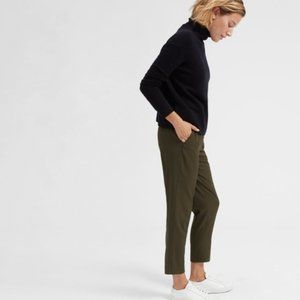 Everlane Italian GoWeave Easy Pant in green, size
